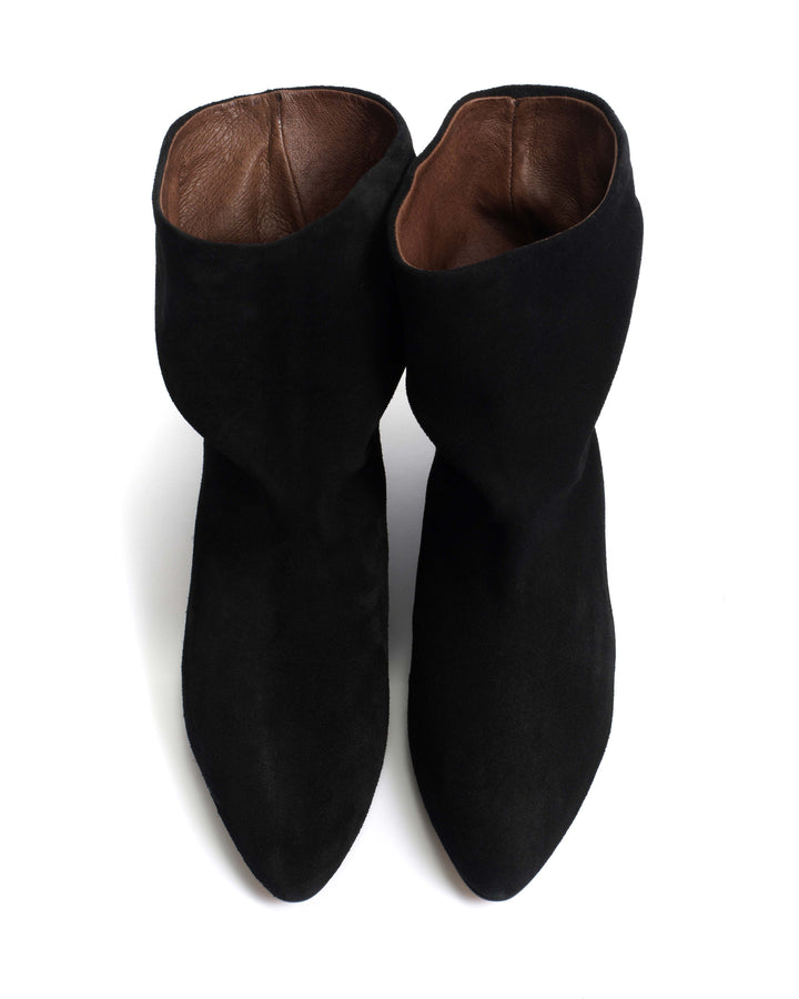 Vully 20 Calf Suede Off Black AW25