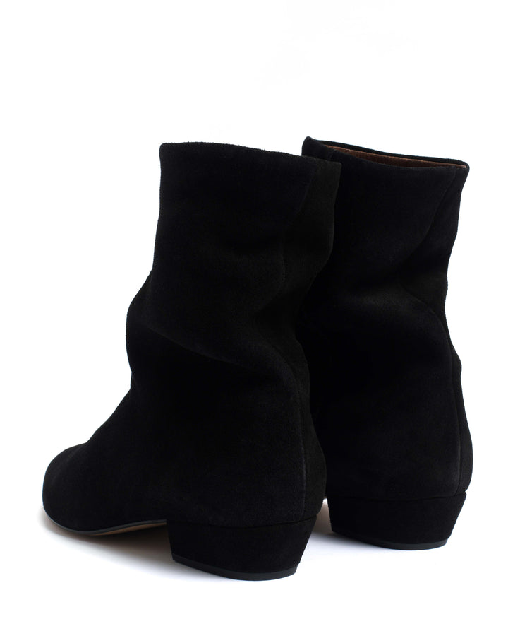 Vully 20 Calf Suede Off Black AW25